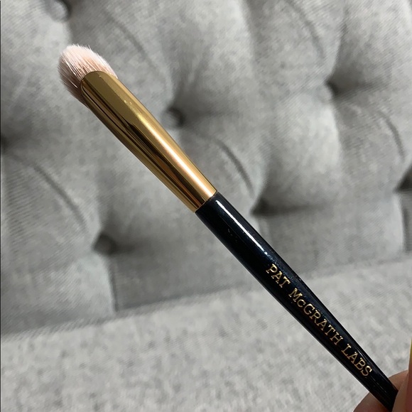 pat mcgrath concealer brush